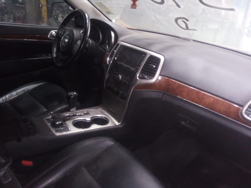  Jeep GRAND CHEROKEE 2011    EN DESARME